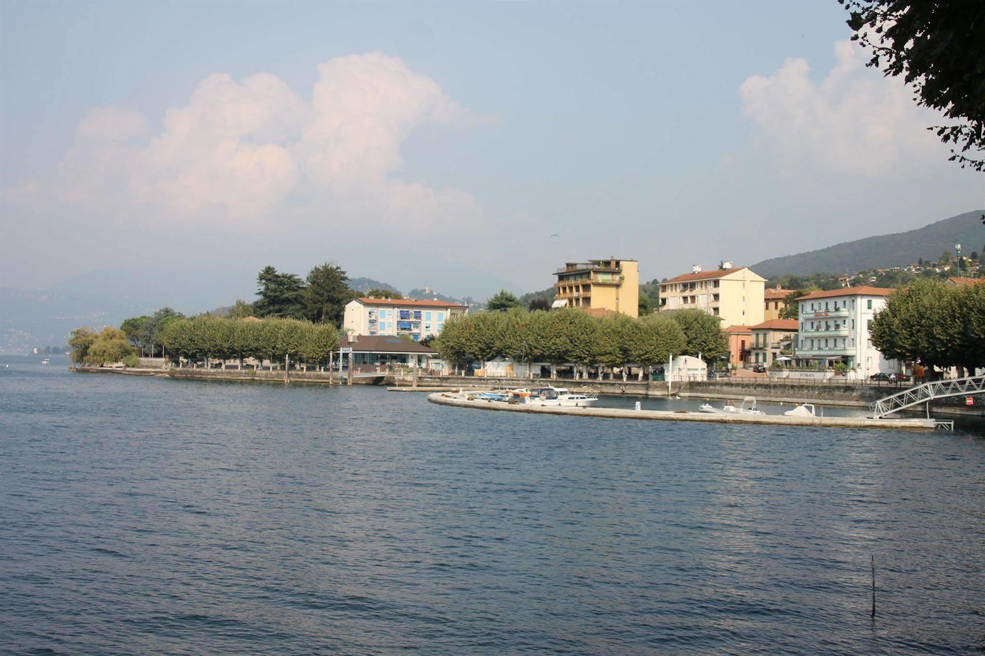 Albergo Del Sole Porto Valtravaglia Exterior photo